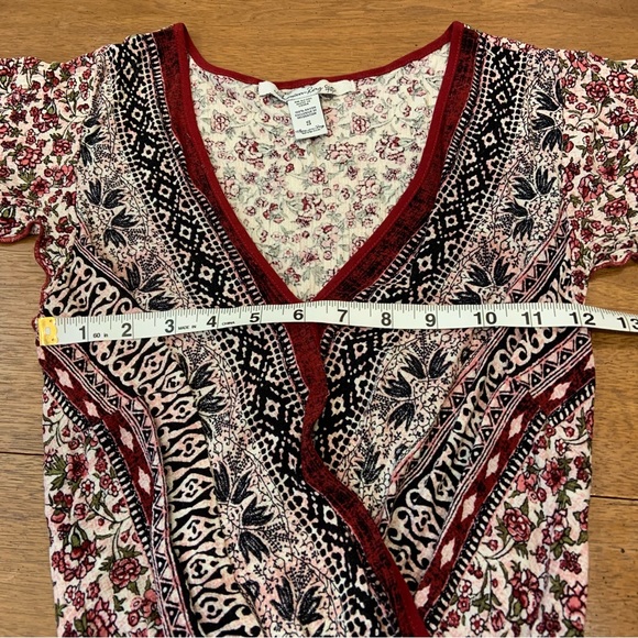 American Rag floral printed boho romper with flutter sleeves and v-neck - Picture 5 of 5